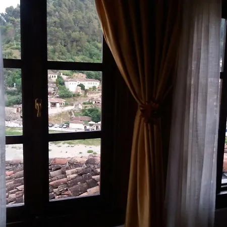 Couette-café Mikel Berat