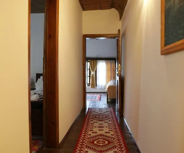 Mikel Nocleg ze śniadaniem *