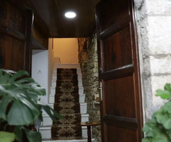 Mikel Nocleg ze śniadaniem *